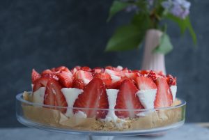 DSC 0502 300x201 - No-Bake Erdbeer-Joghurt Torte