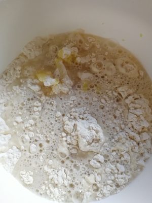 Mehl Hefewasser 1 300x400 - 27. Synchronbacken - Kartoffelfladen