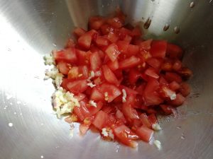 Tomaten Knoblauch 300x225 - Mexikanische Tomaten Salsa