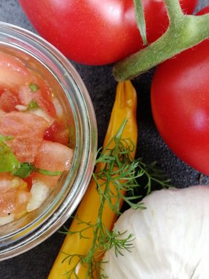 fertige Salsa 3 300x400 - Mexikanische Tomaten Salsa