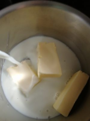 Butter Milch 300x400 - Sesam-Mohn Zupfbrot