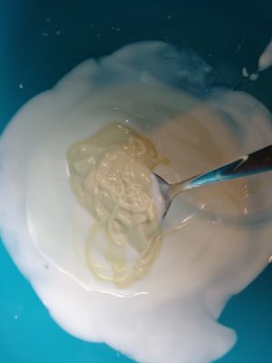 IMG 20190324 132851 300x400 - Osterei-Blätterteigtartelettes mit weißer Joghurt-Sahne Füllung