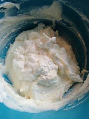 IMG 20190324 133326 300x400 - Osterei-Blätterteigtartelettes mit weißer Joghurt-Sahne Füllung