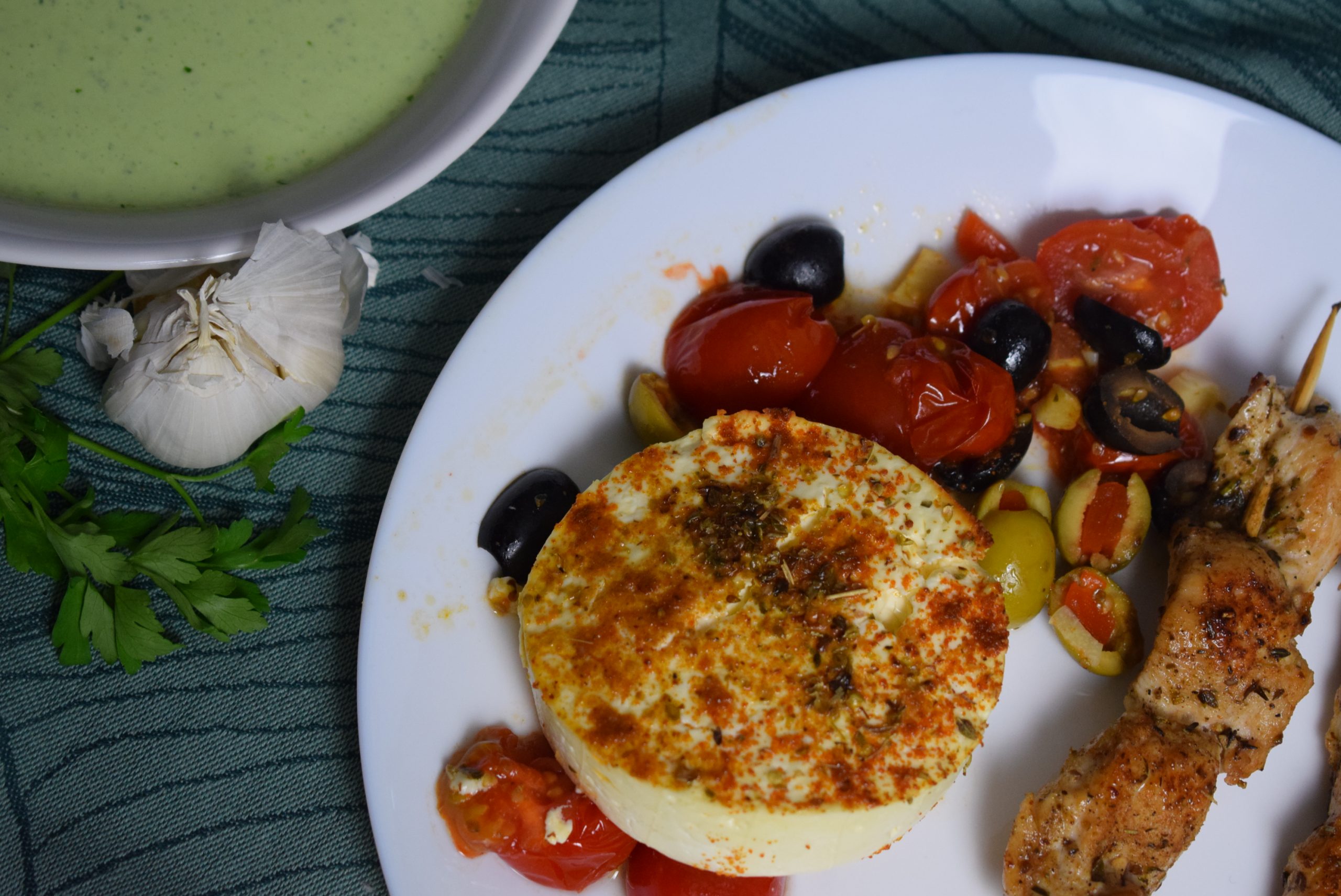Feta aus dem Ofen mit Tomaten und Oliven - Soni - Cooking with love