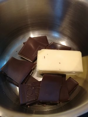 IMG 20190512 092252 300x400 - saftiger Mandel-Schokokuchen - Tag des Schokoladenkuchens