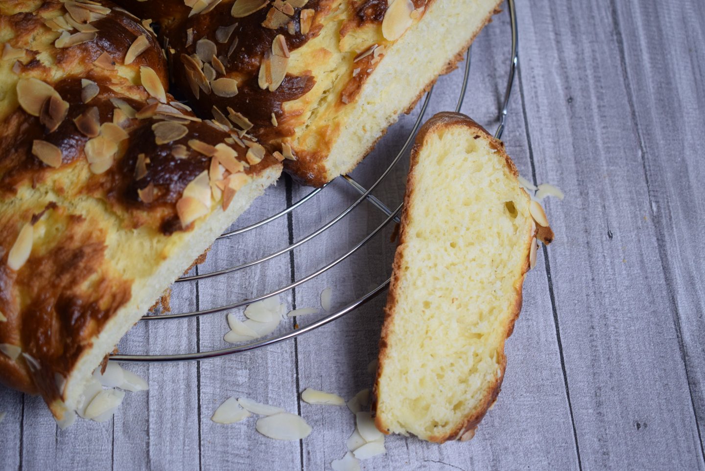 Osterhefezopf mit Quark