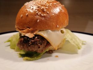 Brioche Burger Bun Burger nah 300x225 - Brioche Burger-Buns