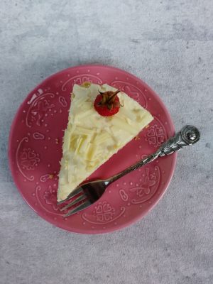 IMG 20180709 054259 300x400 - White Chocolate Cheesecake mit Himbeeren