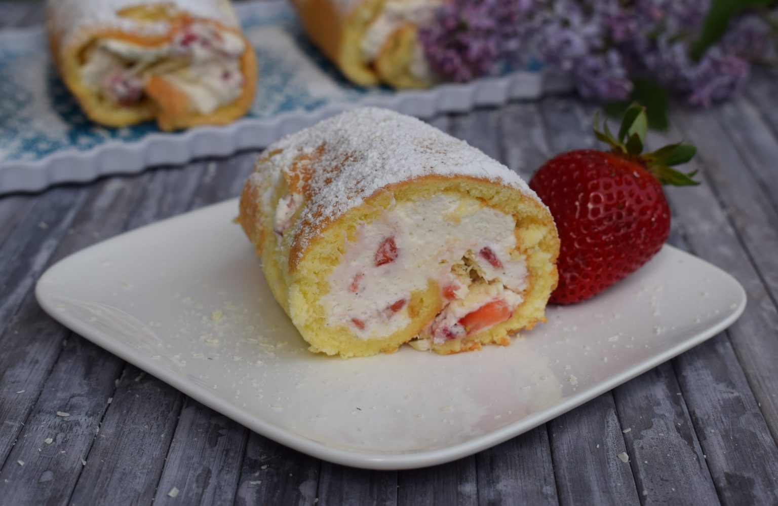 Mini-Biskuitrolle mit Erdbeersahne - Soni - Cooking with love