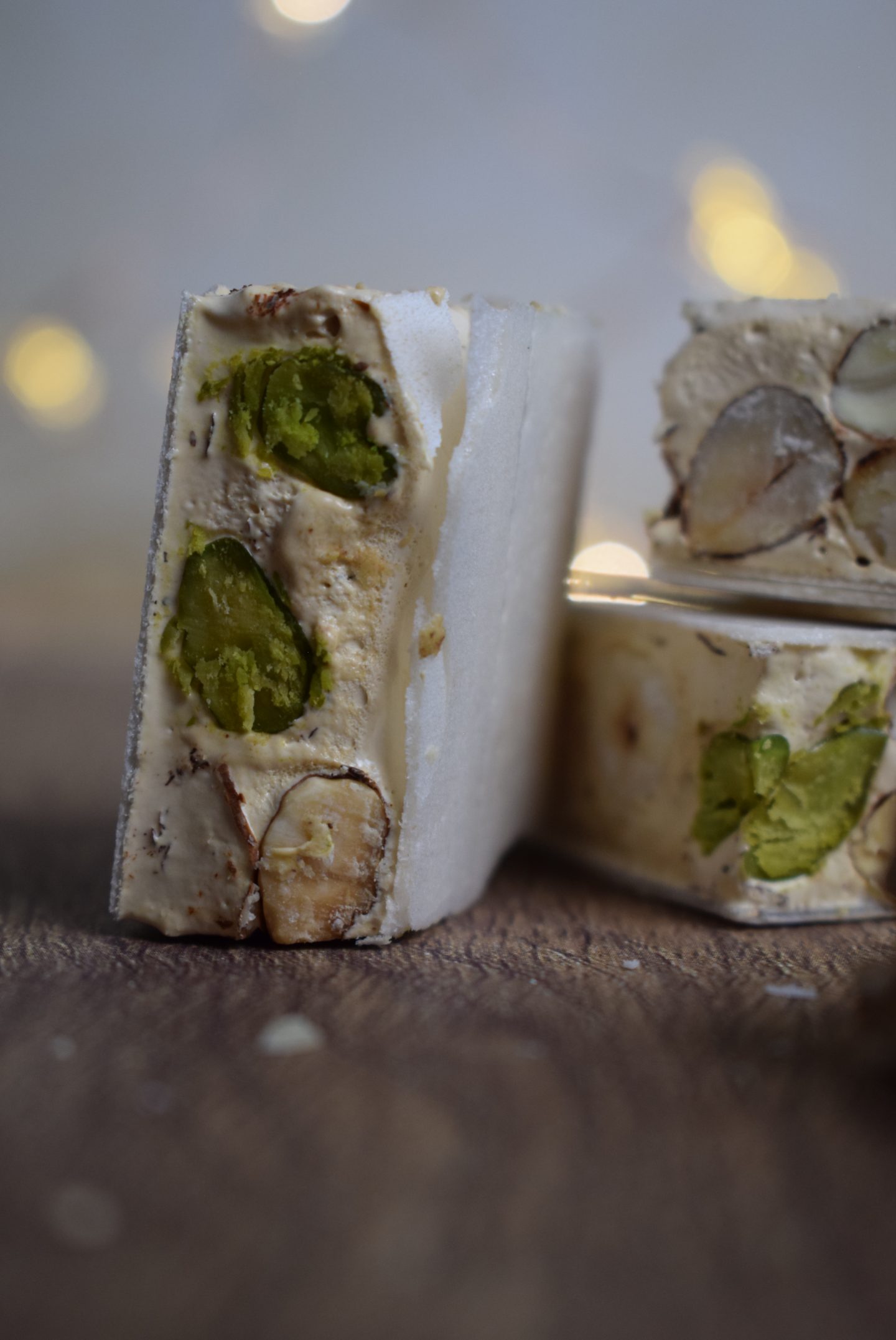 Weißer Nougat mit Mandeln, Haselnüssen und Pistazien - Soni - Cooking ... Weißer Nougat mit Mandeln, Haselnüssen und Pistazien - Soni - Cooking ...